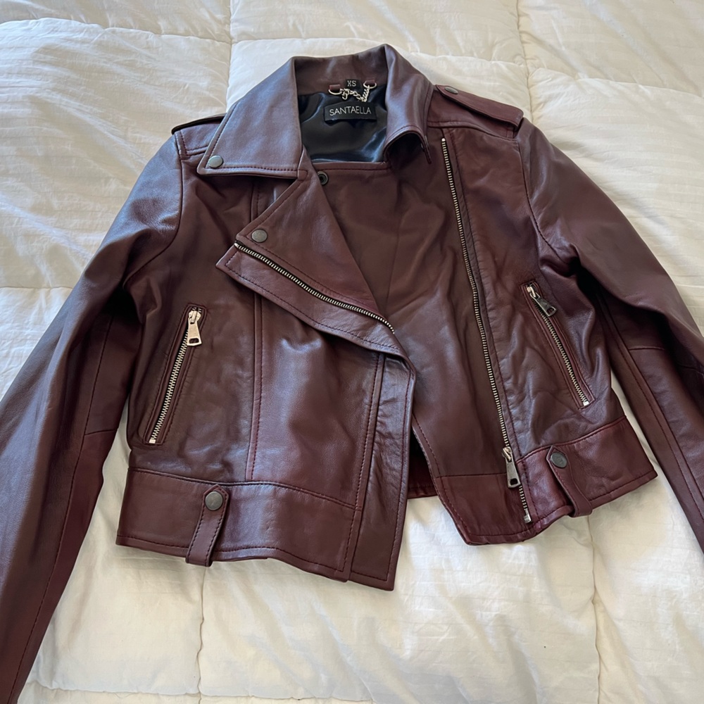 Cropped leather jacket